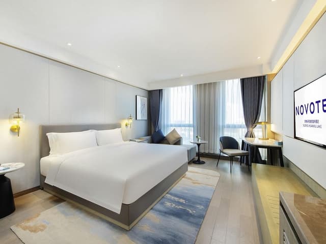 Deluxe Room, 1 King Bed