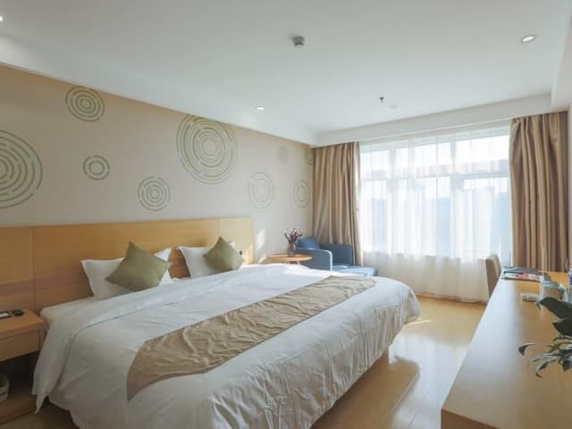 Business Queen Room