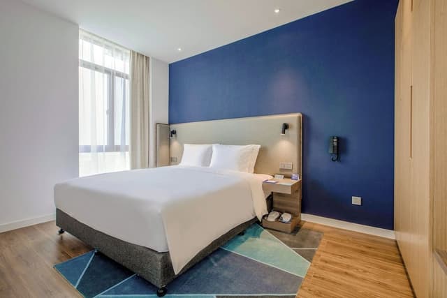 Suite, 1 King Bed
