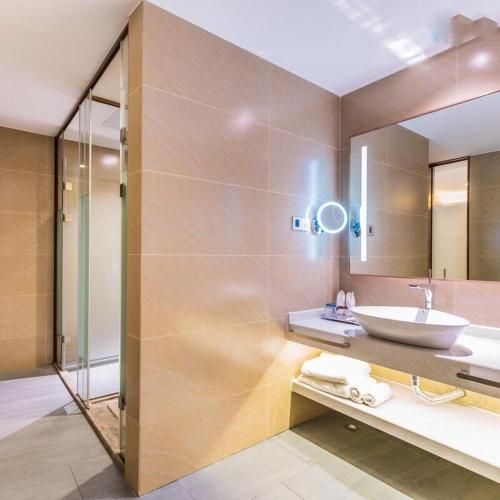 ลาว็องด์ โฮเต็ล-เก๋าโจว เซียนไท่บริดจ์ (Lavande Hotels·Gaozhou Xiantai Bridge)1