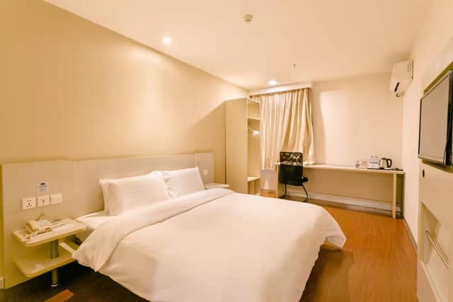 Huazhu - Superior Bed Room