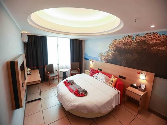Custom Round Bed Room