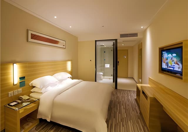 Business Queen Room