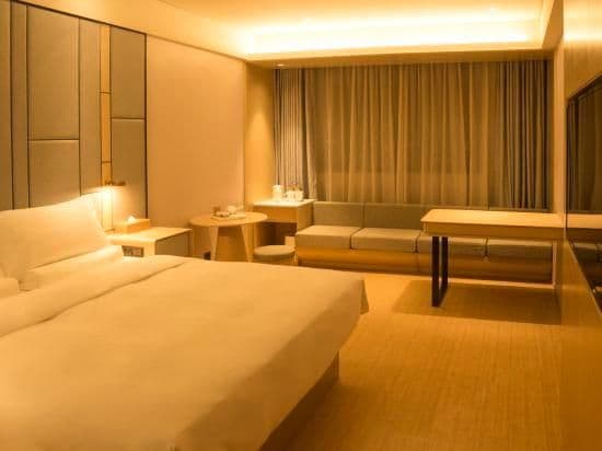 Business Room (Queen bed)
