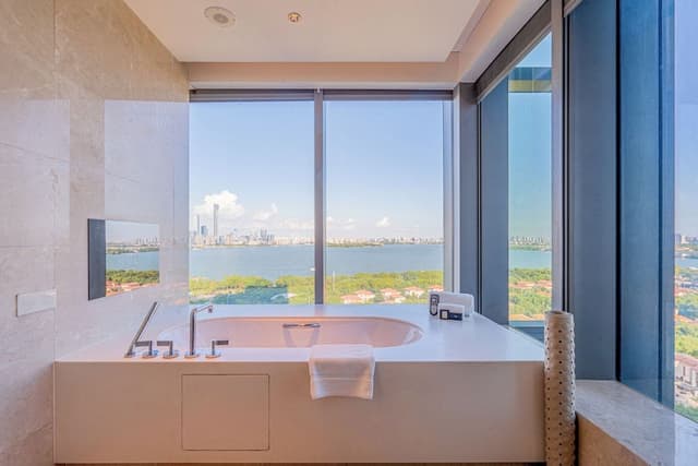 Studio Suite, 1 Bedroom, Lake View