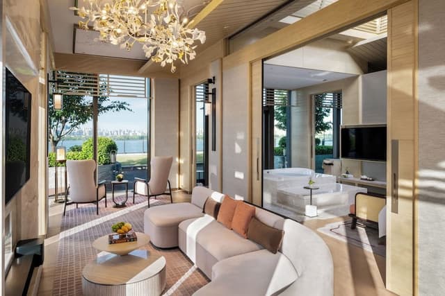Penthouse, Non Smoking