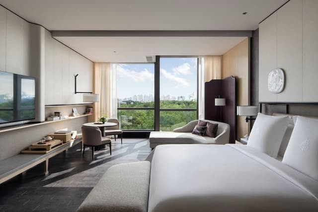 Deluxe Room, 1 King Bed, Non Smoking, Garden View