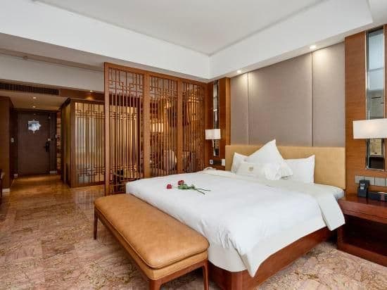 Business Suite Room