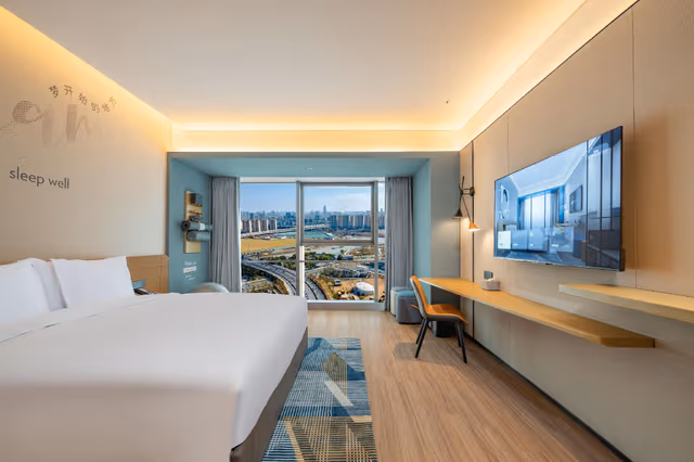 1 King Premium Canal View