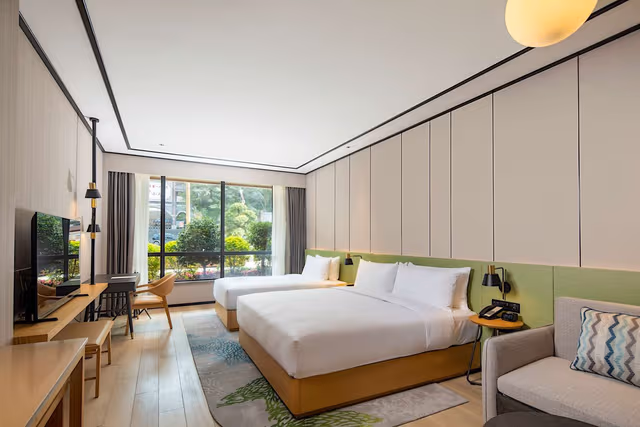 KING FAMILY ROOM