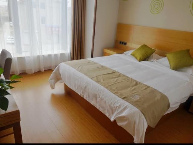 GTI - Suite with 1.8M Bed