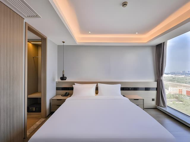 Huazhu - Superior BedRoom