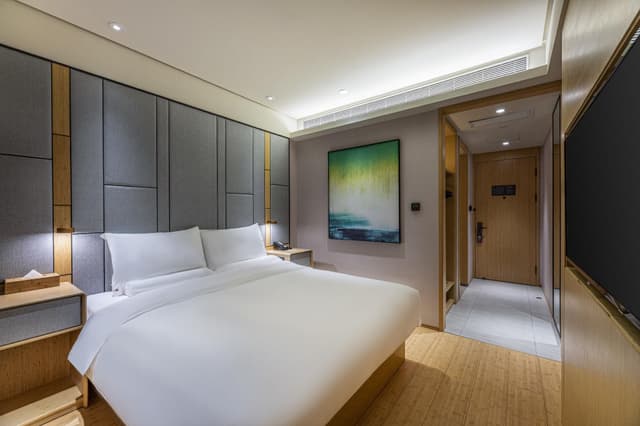 Huazhu - Destress Superior Bed Room
