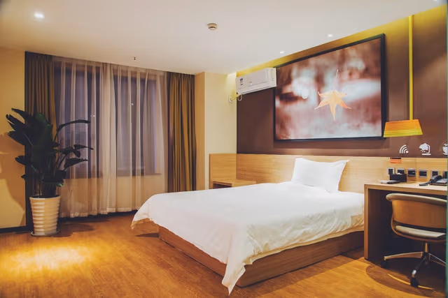 IU Compact U - Comfort Bed Room