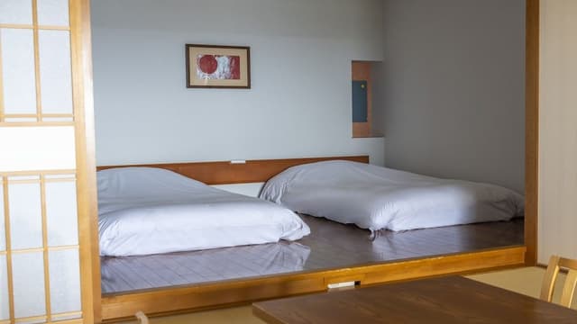 2-3F Japanese Western Room "Akatsuki"Garden-View Private Open air bath Non Smoking