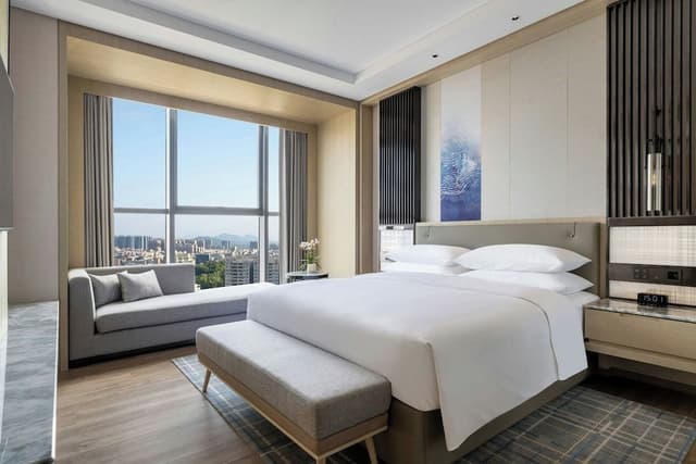 Suite, 1 Bedroom, City View