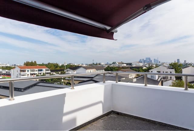 Room, 1 Queen Bed, Balcony, City View