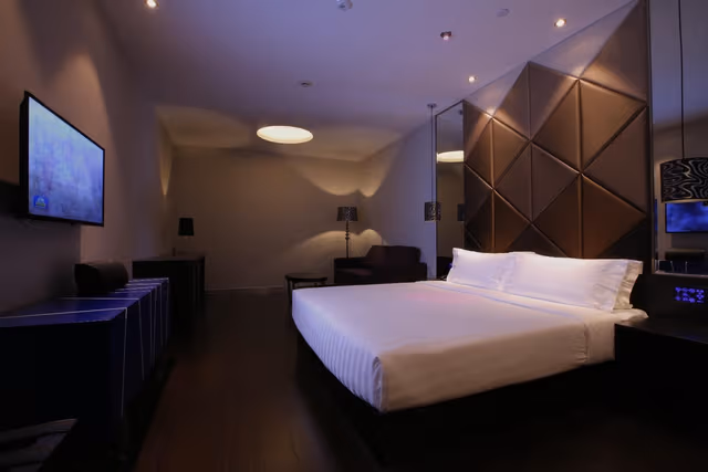 Hotel Queen Room