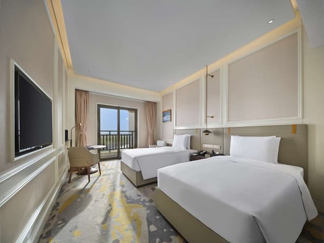 TWIN DELUXE ROOM WITH BALCONY