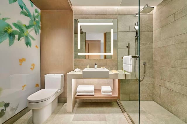 KING GUEST ROOM HIGH FLOOR