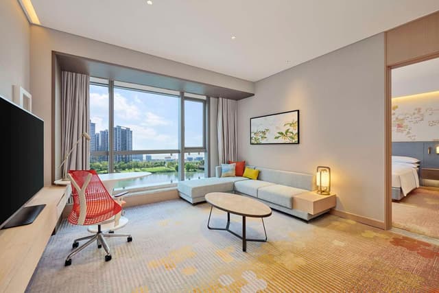 KING DELUXE SUITE
