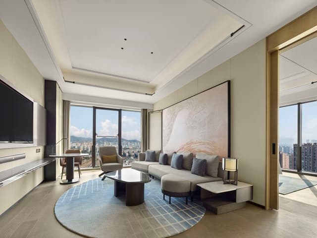 KING PREMIUM SUITE