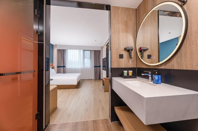 Huazhu - Superior BedRoom