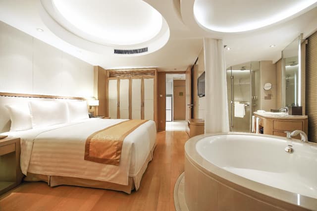 1 Bedroom Suite