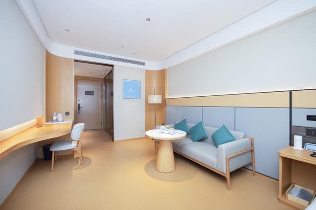 Huazhu - Deluxe Bed Room