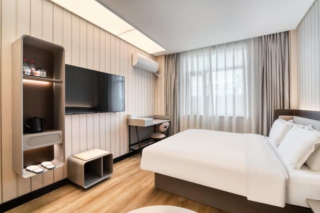 Huazhu - Deluxe Bed Room