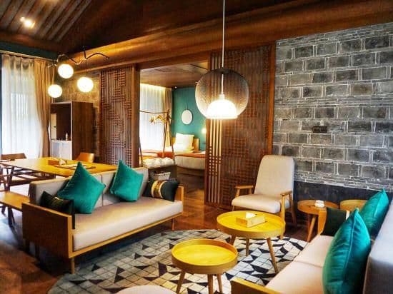 Guestroom - Multi-Person Occupancy, Mountain-View, Courtyard-View