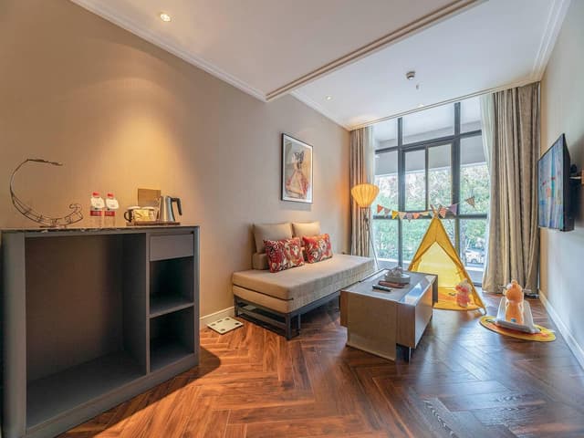 WH - Jinjiang Metro Business Suite