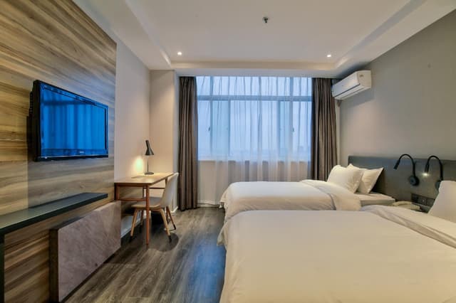 Huazhu - Business Twin Room