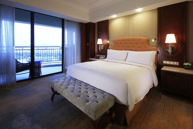 ONE BEDROOM SUITE