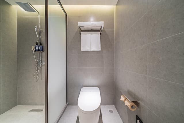 Huazhu - Superior 1 Bed Room with View