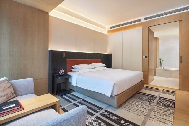 Regency, Suite, 1 King Bed
