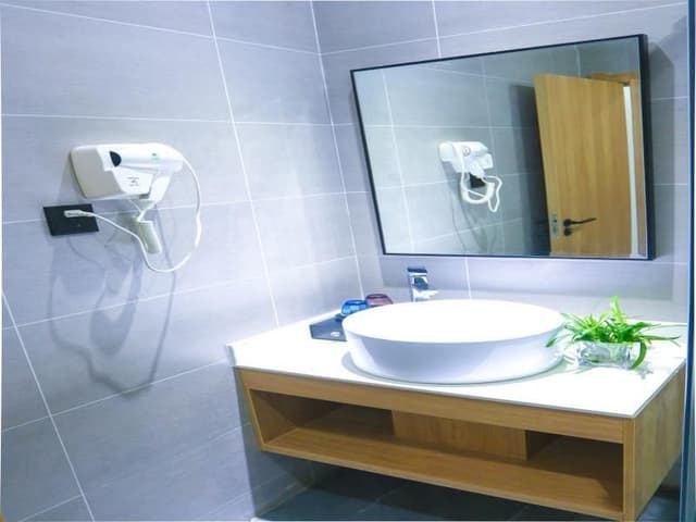 GTI - Business 1 Bed Room, 1.8M Bed