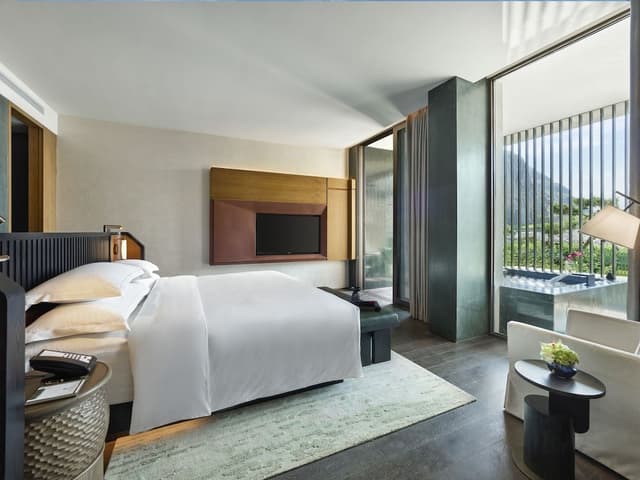 Cloud Terrace Cliff Suite