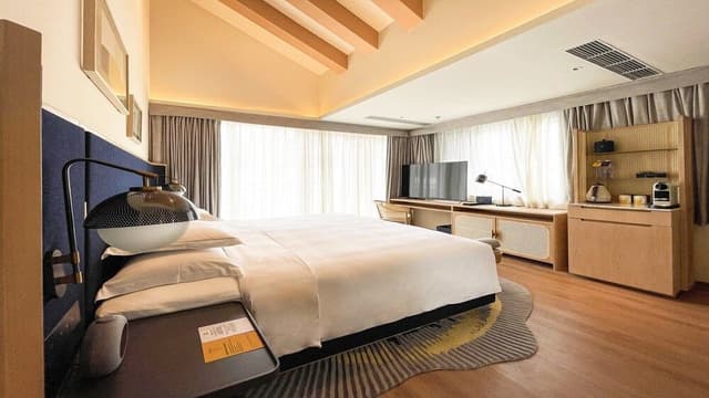 Suite, 2 Bedrooms (Living Dining)