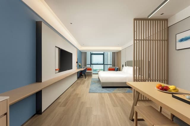 Standard Room, 1 King Bed, River View (Extra Floor Space)