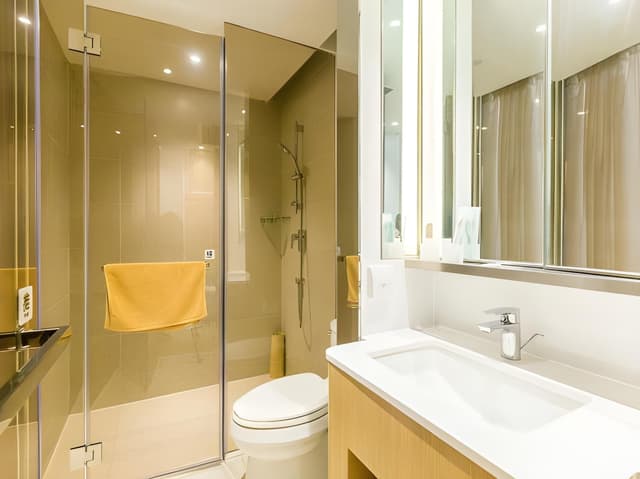 Standard Queen Room