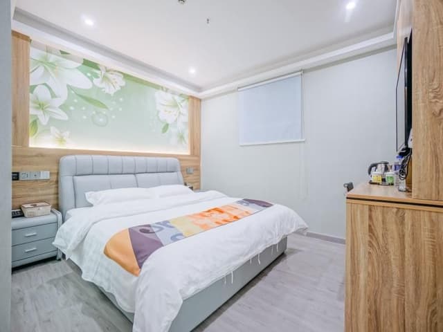 GTI - Fashion 1 Bed Room, Aisle window