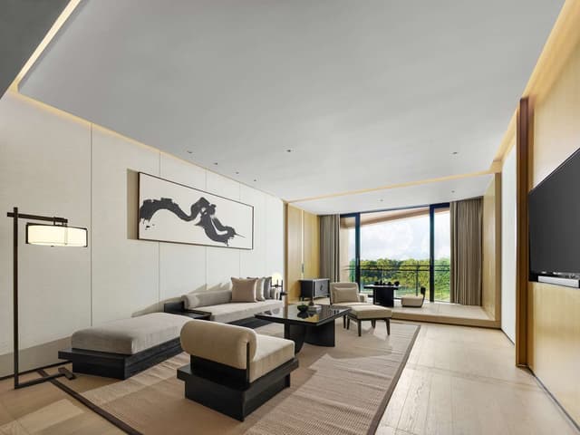 KING DELUXE SUITE