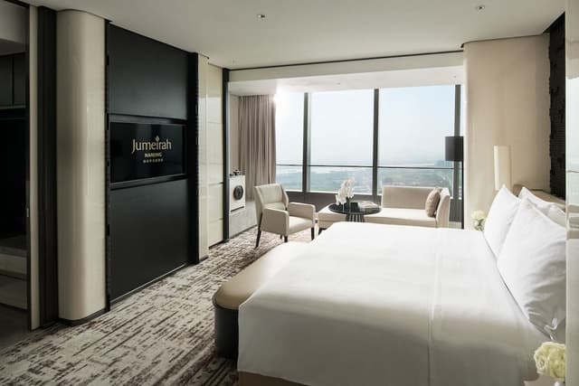 Deluxe Room, 1 King Bed