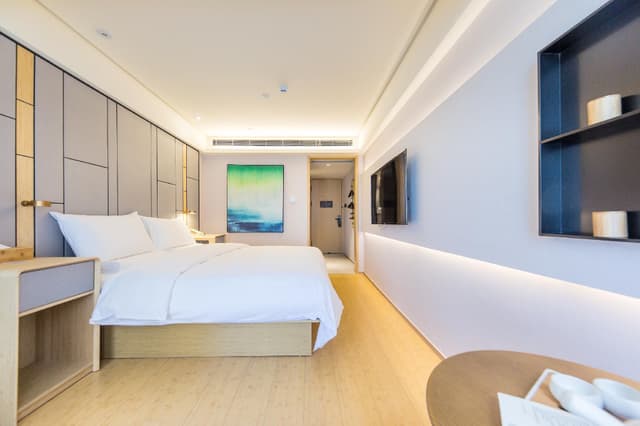 Huazhu - Destress Superior Bed Room