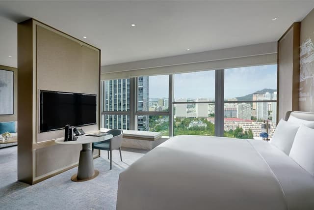 Superior Suite, 1 King Bed (Superior Junior)