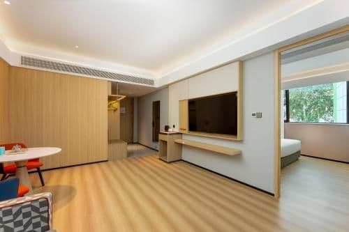 1 King Suite City View