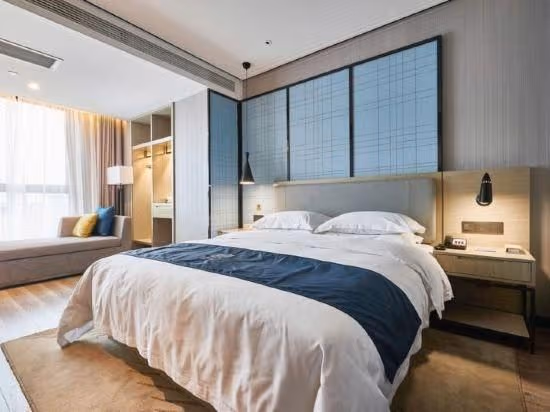 Standard Queen Room