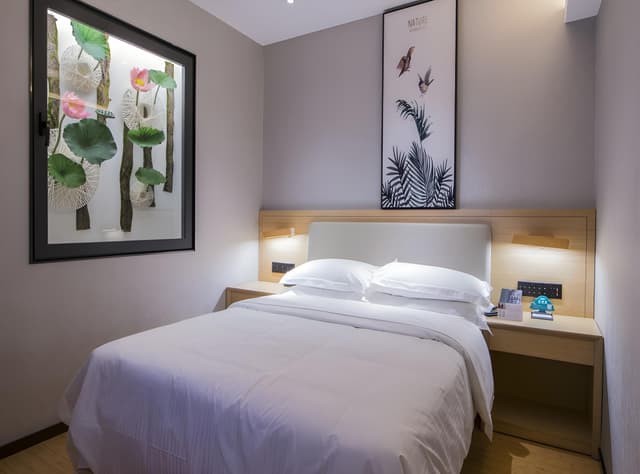 GTR - 1 Bed Guest Room no Window