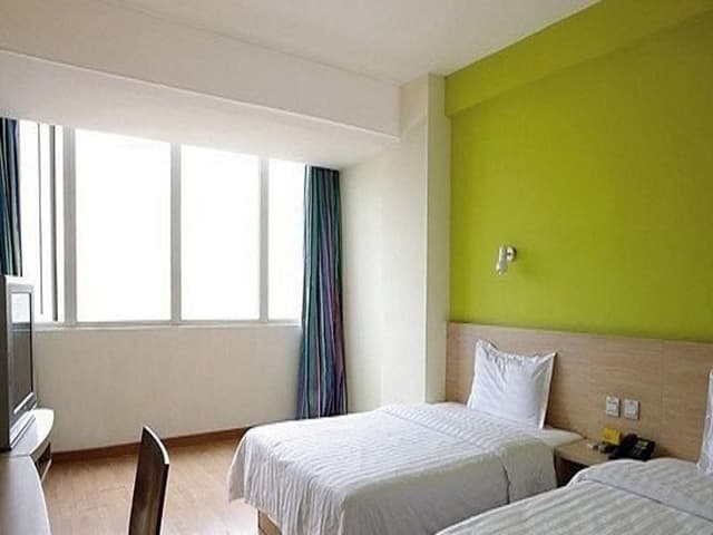 Corporate Twin, Guest room, 2 Twin/Single Bed(s), City view